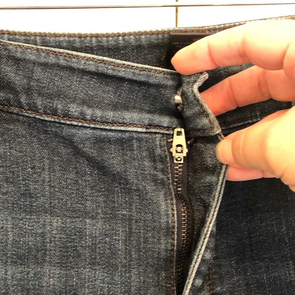 26. Ann Taylor Dark Wash Denim Pant - Picture 6 of 11